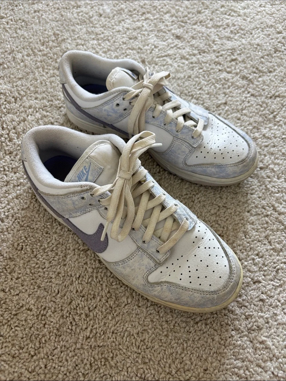 Nike Womens White and Light Purple Low-Top Dunk Sneakers